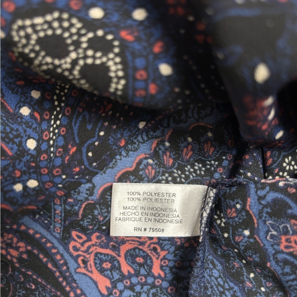 Women’s Violet+Claire Snow Paisley Print Blouse Size Large - Picture 5 of 5